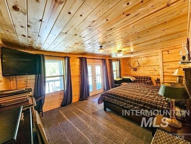 NEWLY REMODELED LOG HOME in the great community if DIXIE, IDAHO - photo 15