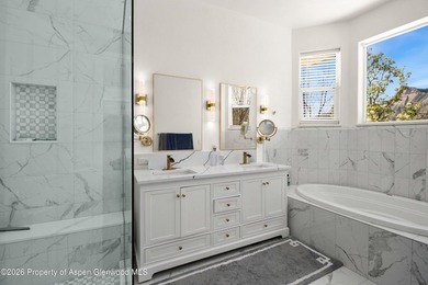 Unobstructed views! Positioned to capture sweeping mountain - photo 17