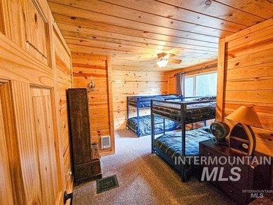 NEWLY REMODELED LOG HOME in the great community if DIXIE, IDAHO - photo 18
