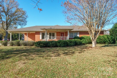 Lake Home For Sale in Mooresville, North Carolina