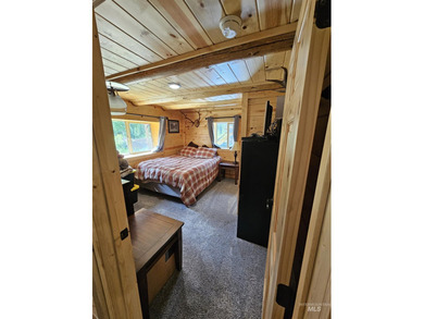 NEWLY REMODELED LOG HOME in the great community if DIXIE, IDAHO - photo 31