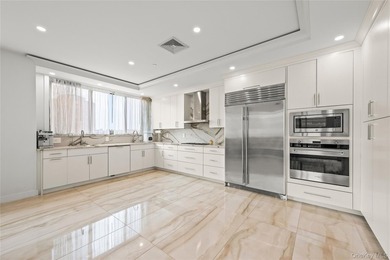 Experience luxury penthouse living in the heart of Rego Park! - photo 10
