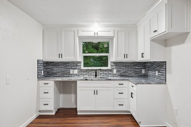 Investor opportunity! Don't miss your chance to own two homes - photo 5