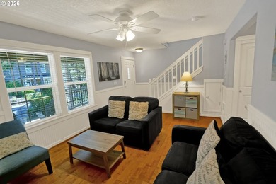 Enjoy the coastal lifestyle in this charming cottage home in the - photo 6