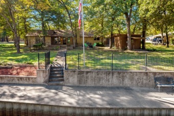 Gated Waterfront Home Beachwood Estates - Lake Home For Sale in Trinidad, Texas