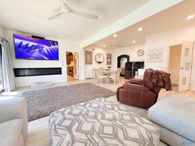 Lake life is Here... This beautifully updated 2 bed 3 bath home - photo 4