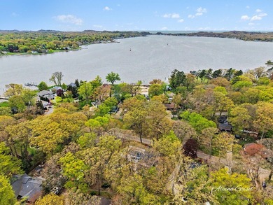 Beautifully updated home in the highly desirable Waukazoo Woods - photo 3