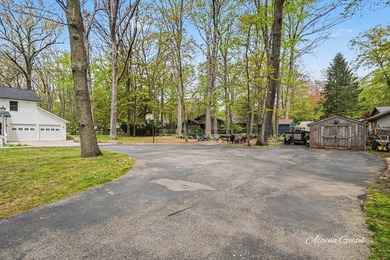 Beautifully updated home in the highly desirable Waukazoo Woods - photo 5