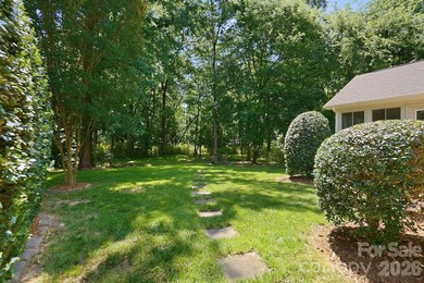 Welcome to this beautifully designed 3-bedroom, 3.5-bath home - photo 36