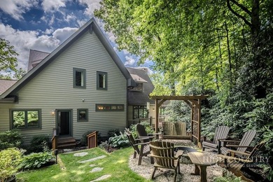 Affectionately known as *Mont Maison* this stunning contemporary - photo 43