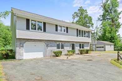 Lake Townhome/Townhouse Sale Pending in Saratoga Springs, New York