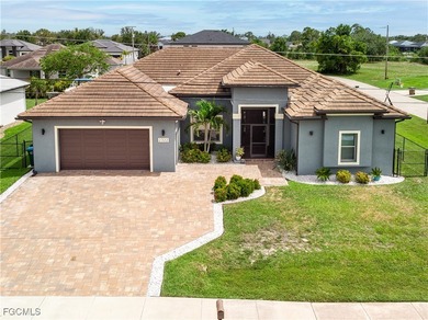 Cape Coral Lakes Area Home For Sale in Cape Coral Florida