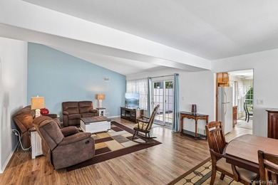 Welcome to this beautifully maintained 2-bedroom, 2-bath home in - photo 4
