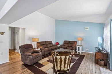 Welcome to this beautifully maintained 2-bedroom, 2-bath home in - photo 5