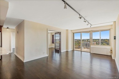 Luxury High Rise Bldg With an Unobstructed South East Water View - photo 6