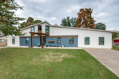 Lake Home For Sale in Trinidad, Texas