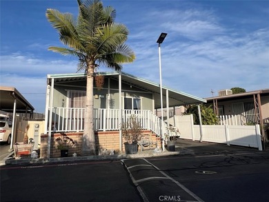 This unit manufactured by SKYLINE Built 1986, offers 2 bedrooms - photo 1