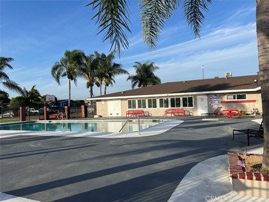 This unit manufactured by SKYLINE Built 1986, offers 2 bedrooms - photo 4