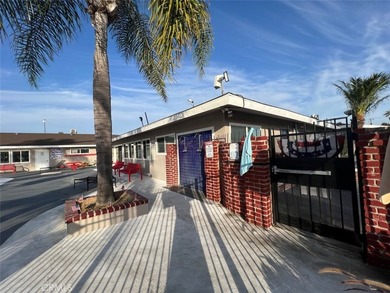 This unit manufactured by SKYLINE Built 1986, offers 2 bedrooms - photo 5