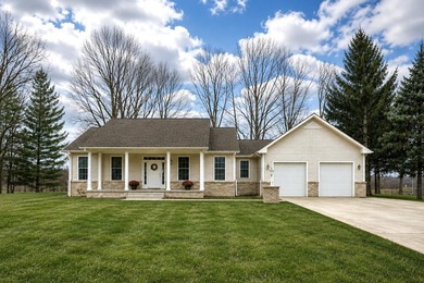 Dreaming of living on the water? This beautiful ranch style home - photo 3