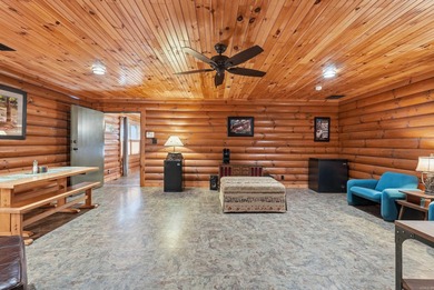 Welcome to an unforgettable log home retreat in the Lakeside