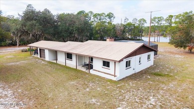 (private lake, pond, coastal) Home For Sale in Crescent City Florida