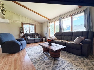 Stop scrolling! This Rice Lake charmer deserves your attention! - photo 11