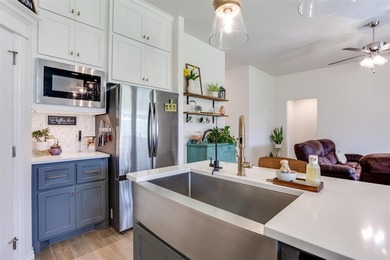 Welcome to this stunning, like-new 3-bedroom, 2-bathroom home in - photo 12