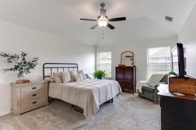 Welcome to this stunning, like-new 3-bedroom, 2-bathroom home in - photo 16
