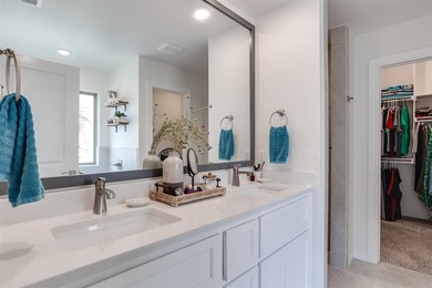 Welcome to this stunning, like-new 3-bedroom, 2-bathroom home in - photo 20