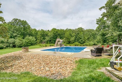 Beyond a grand, gated entrance and a picturesque quarter-mile - photo 8