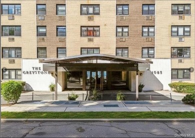 *Parking spots currently available* Current Seller has 2 spots - photo 21