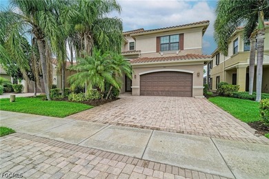 Experience luxury lakefront living in one of Naples' premier - photo 1