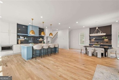 Modern architecture, designer finishes, and light-filled living - photo 17