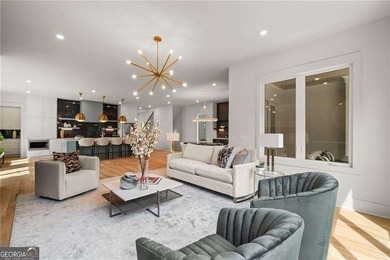 Modern architecture, designer finishes, and light-filled living - photo 24