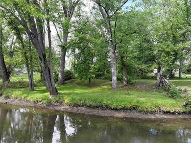 Discover Your Perfect Tippecanoe River Retreat! This beautifully - photo 6