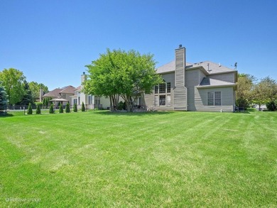Welcome home to 537 N. Sycamore, where space, comfort, and - photo 32