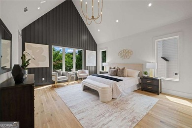 Modern architecture, designer finishes, and light-filled living - photo 34