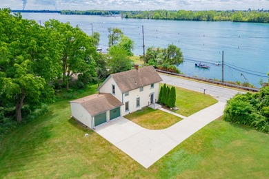 Detroit River Home For Sale in Grosse Ile Michigan