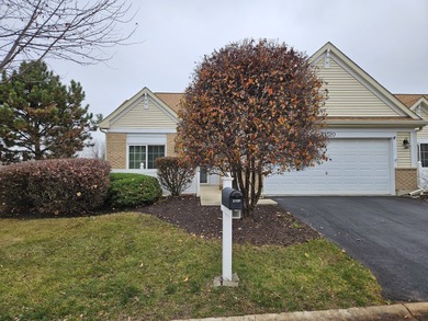Lake Townhome/Townhouse For Sale in Plainfield, Illinois