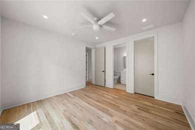 Modern architecture, designer finishes, and light-filled living - photo 49