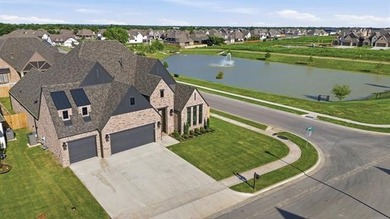 PRICE IMPROVEMENT to $599,900 + $10,000 Seller Incentive! Seller - photo 3