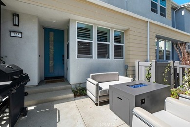 Welcome to 725 Hazel Dr. where modern design, thoughtful - photo 2