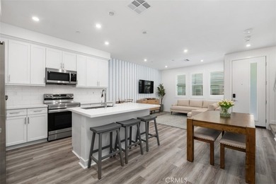 Welcome to 725 Hazel Dr. where modern design, thoughtful - photo 8