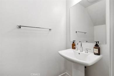 Welcome to 725 Hazel Dr. where modern design, thoughtful - photo 10