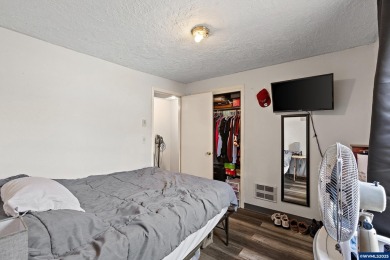 4 plex investor opportunity in central Salem with potential to