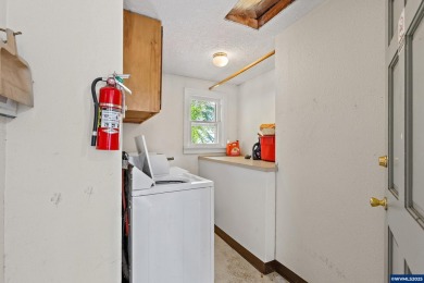 4 plex investor opportunity in central Salem with potential to