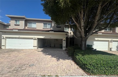 (private lake, pond, creek) Townhome/Townhouse For Sale in Homestead Florida