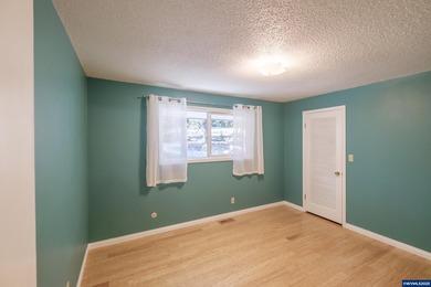 Room to Breathe Minutes from Downtown AlbanyOn a private