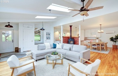Historic Brush Prairie farmhouse built in 1901 and lovingly - photo 4